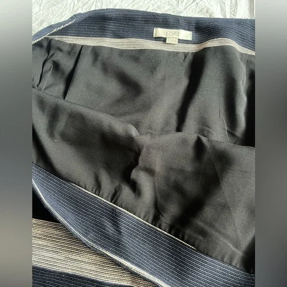 Ann Taylor LOFT Striped Navy Blue and Gray Women's Skirt Size 14 - Picture 7 of 12